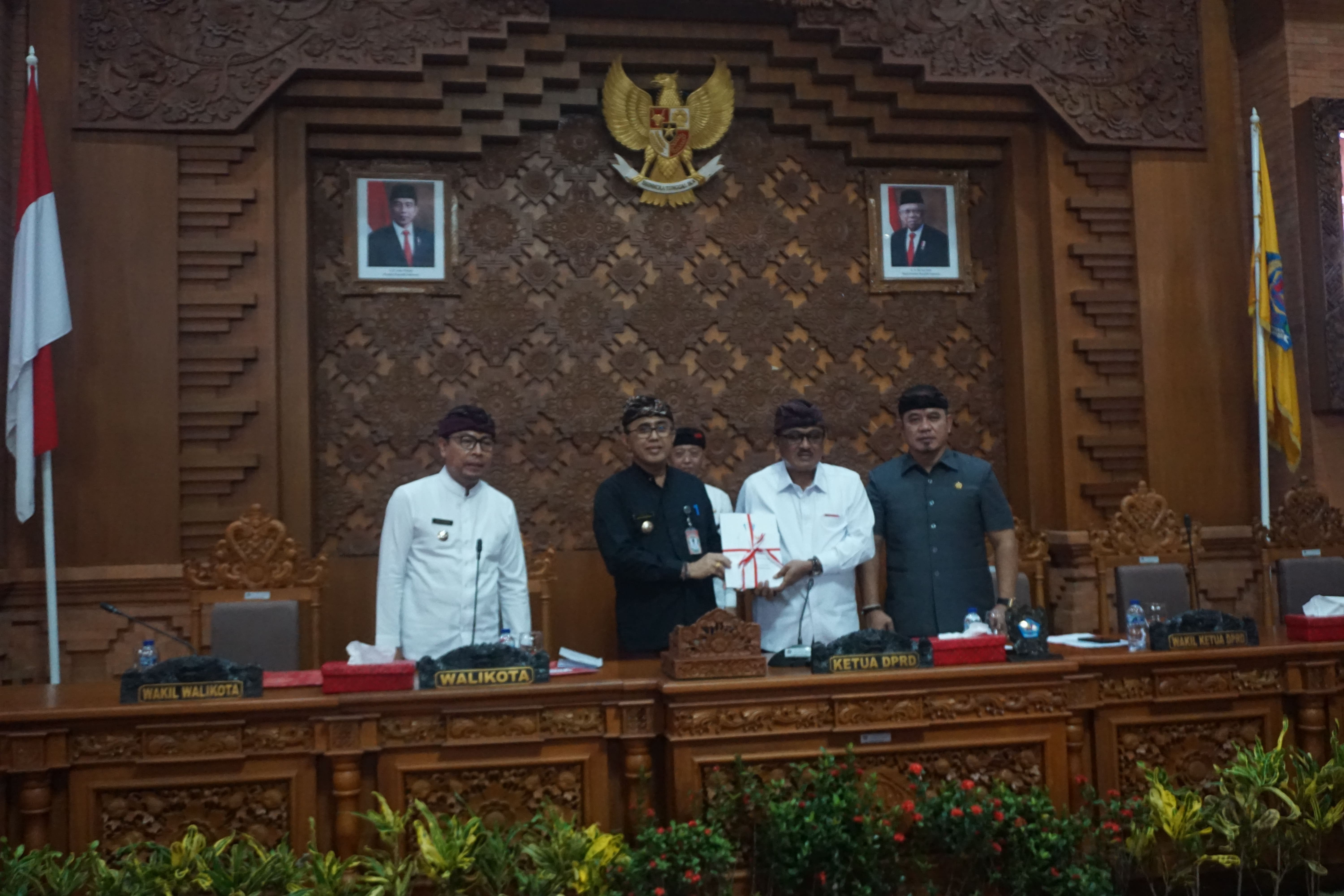 WALI KOTA DENPASAR SAMPAIKAN LKPJ TAHUN ANGGARAN 2023