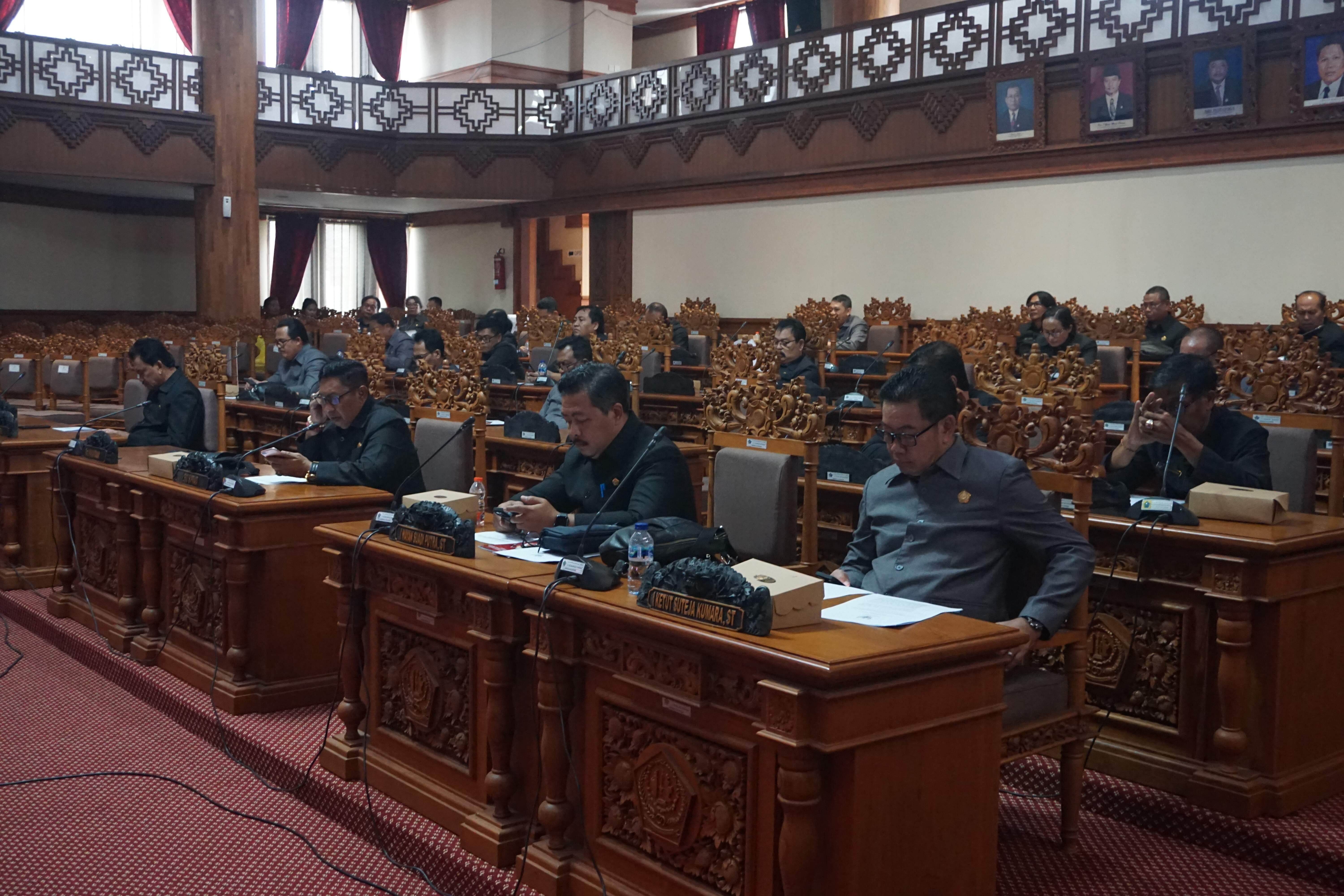 DPRD KOTA DENPASAR BENTUK 3 PANSUS UNTUK BAHAS 3 RANCANGAN PERATURAN DAERAH