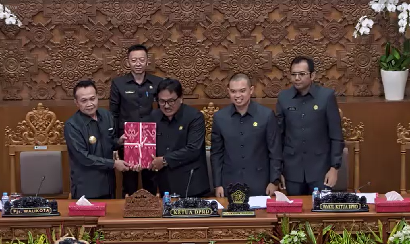 PJS WALIKOTA DENPASAR SAMPAIKAN PIDATO PENGANTAR ATAS RANPERDA TENTANG PELESTARIAN OGOH-OGOH