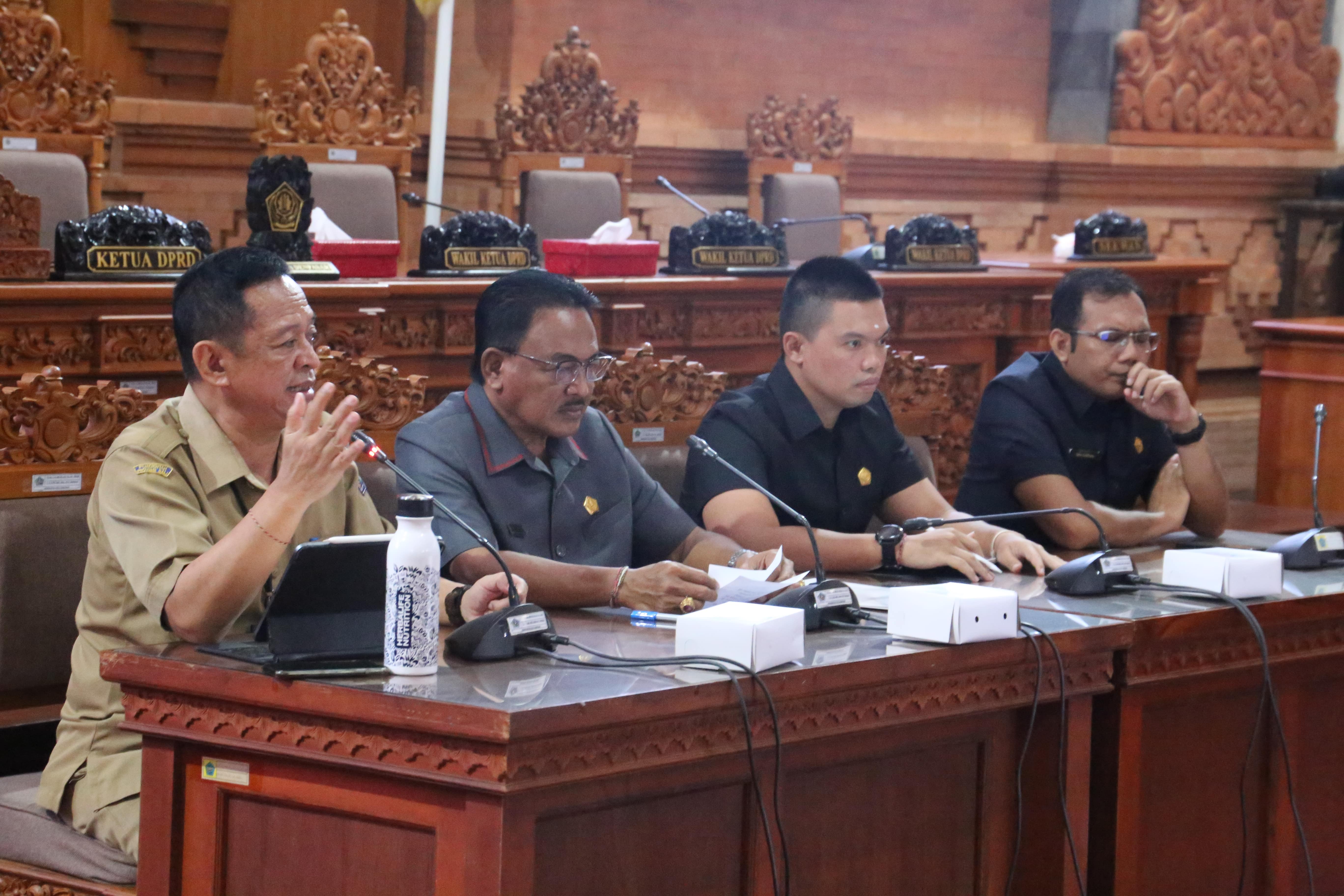 DPRD KOTA DENPASAR IKUTI SOSIALISASI TAHAPAN PENGINPUTAN E-POKIR YANG DISELENGGARAKAN OLEH BAPPEDA KOTA DENPASAR