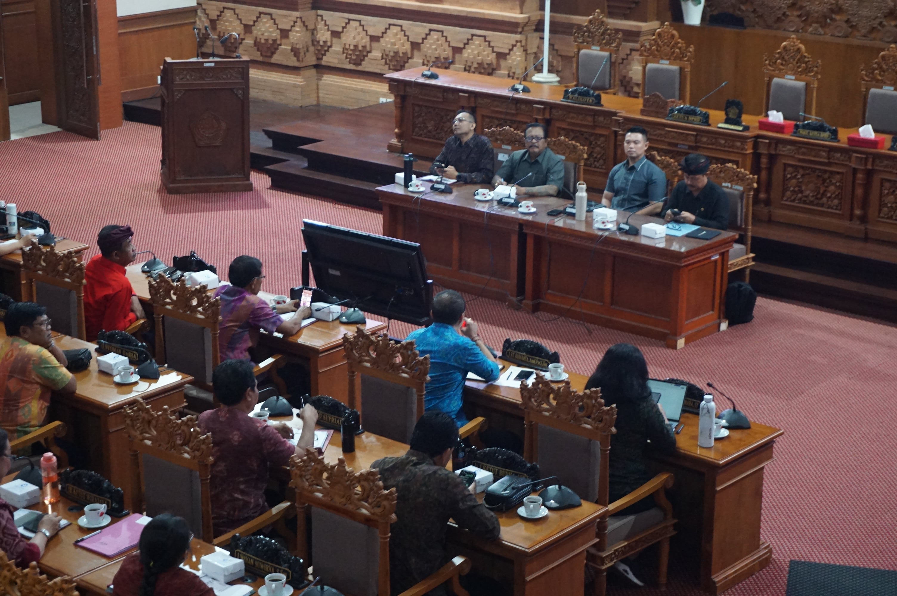 DPRD KOTA DENPASAR MINTA DINAS PUPR PERHATIKAN KUALITAS PROYEK JALAN, TROTOAR, DAN DRAINASE