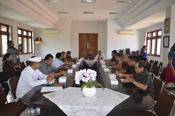 KUNJUNGAN KERJA KOMISI I & KOMISI II DPRD KOTA DENPASAR KE PD PARKIR