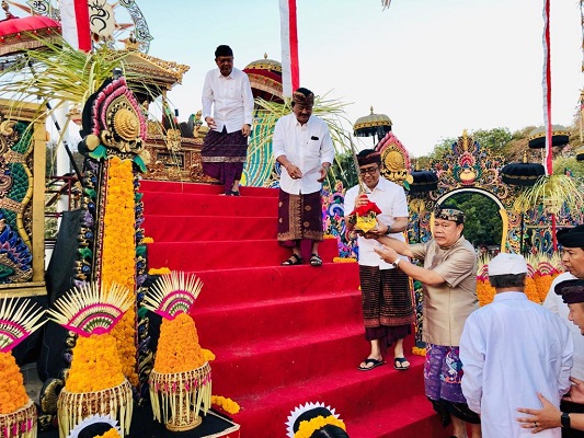PEMKOT DENPASAR MENGGELAR MAHA BANDANA PRASADHA PERINGATI PUPUTAN BADUNG KE- 113