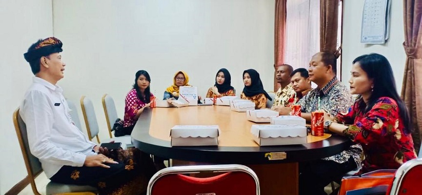 KONSULTASI SEKRET. DPRD KAB. MIMIKA DENGAN SEKRET. DPRD KOTA DENPASAR